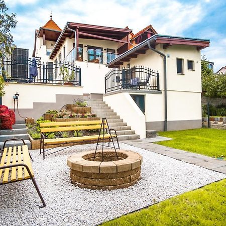 Kiss-Henezi Guest House Keszthely Bagian luar foto