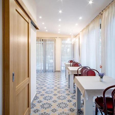 Kiss-Henezi Guest House Keszthely Bagian luar foto