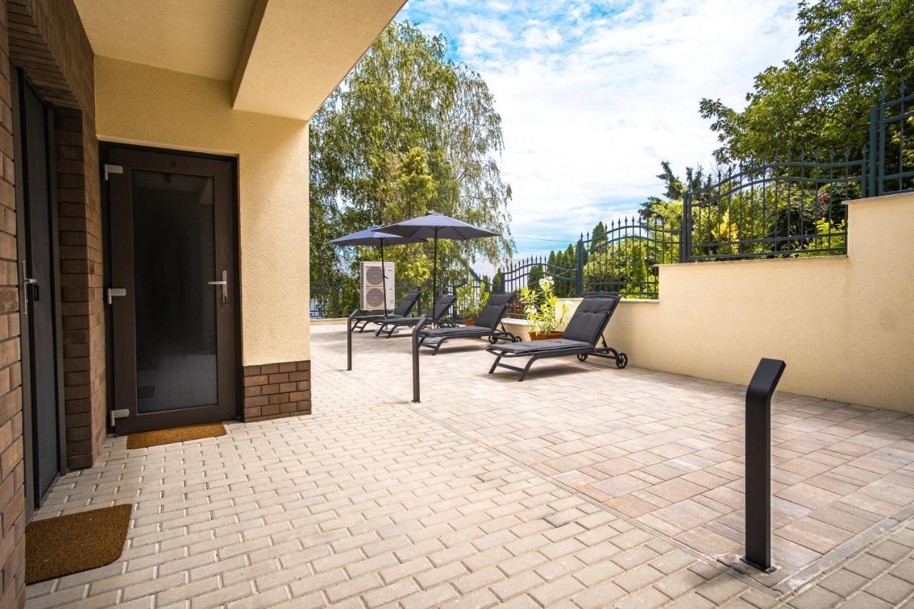 Kiss-Henezi Guest House Keszthely Bagian luar foto