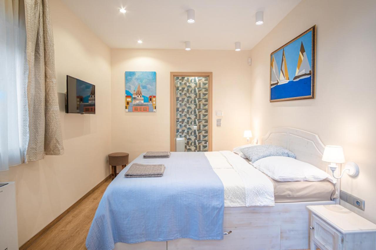 Kiss-Henezi Guest House Keszthely Bagian luar foto