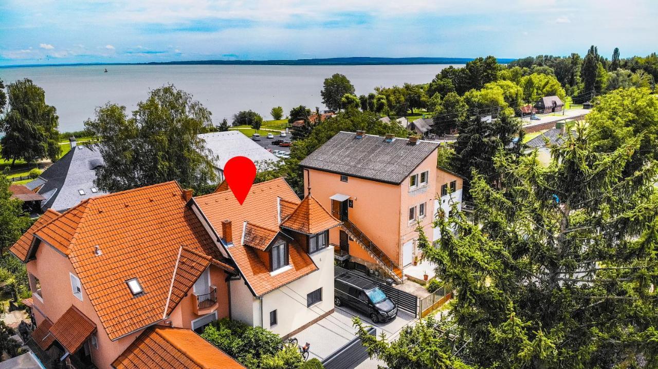 Kiss-Henezi Guest House Keszthely Bagian luar foto