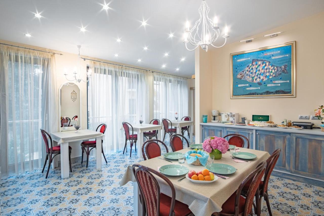 Kiss-Henezi Guest House Keszthely Bagian luar foto