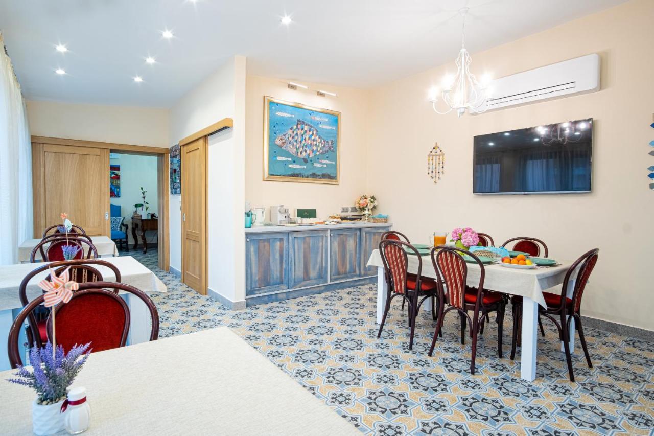 Kiss-Henezi Guest House Keszthely Bagian luar foto