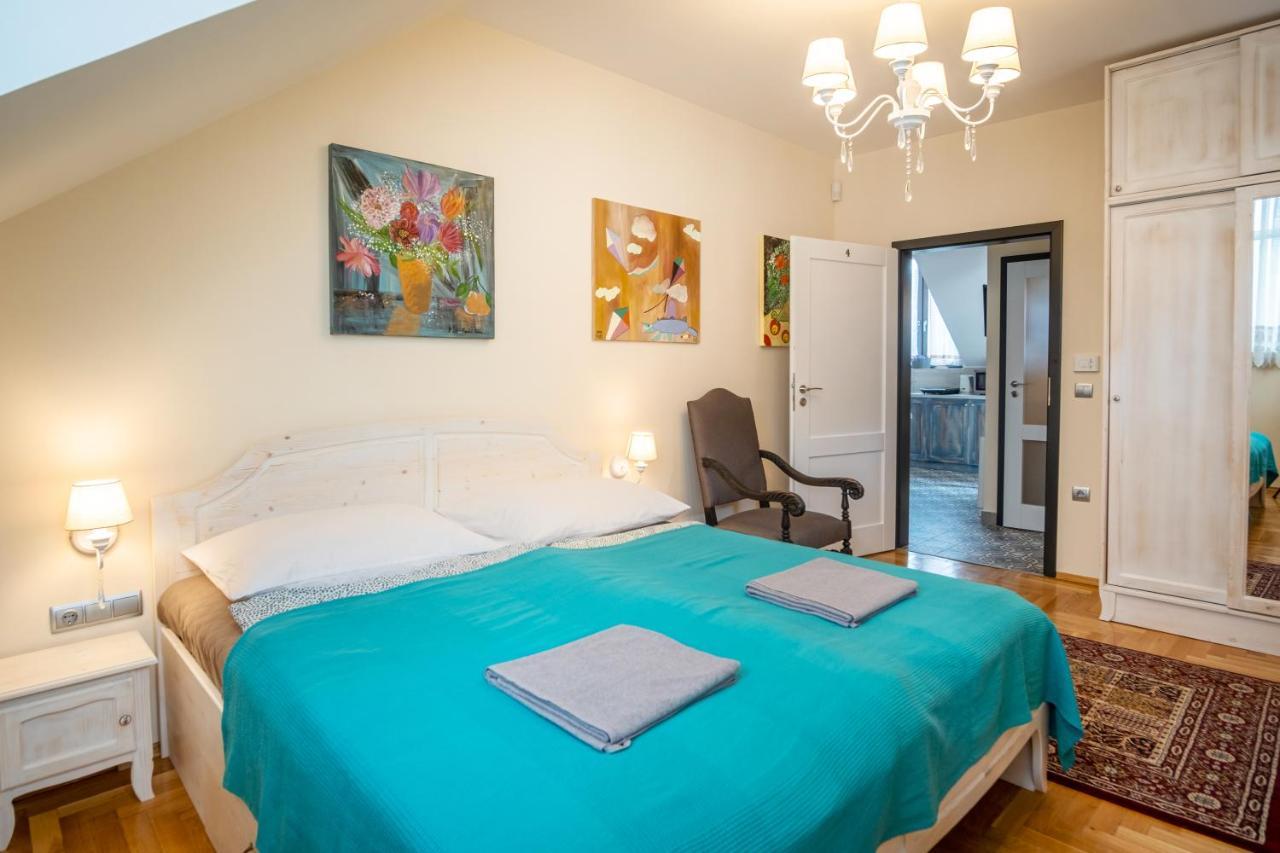 Kiss-Henezi Guest House Keszthely Bagian luar foto
