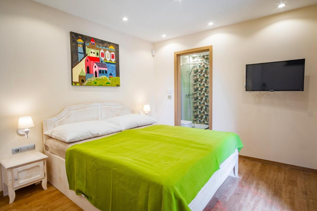 Kiss-Henezi Guest House Keszthely Bagian luar foto
