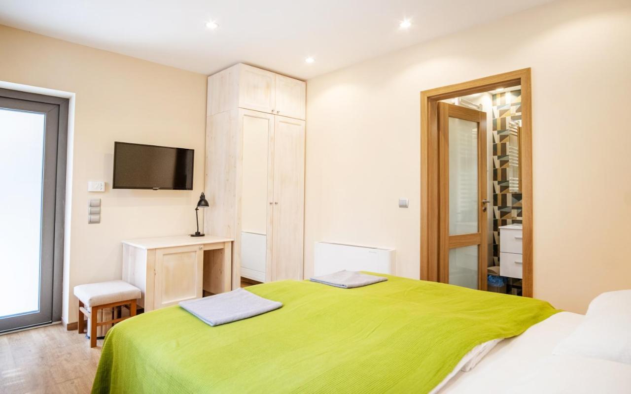 Kiss-Henezi Guest House Keszthely Bagian luar foto