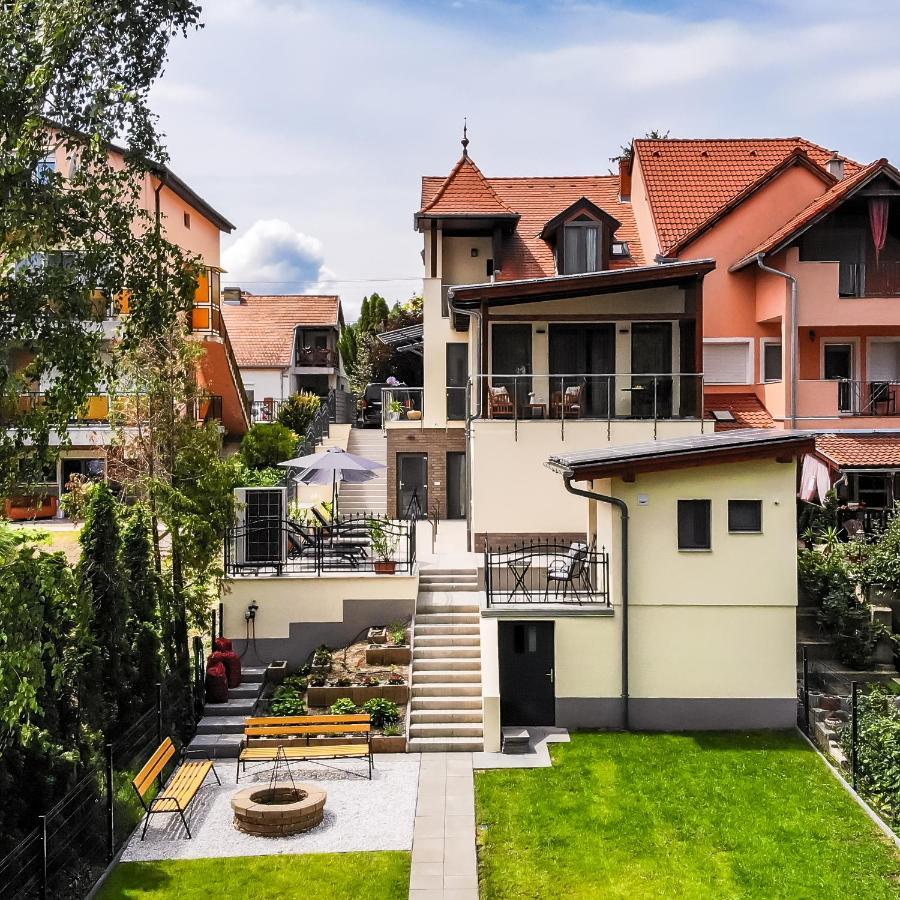 Kiss-Henezi Guest House Keszthely Bagian luar foto