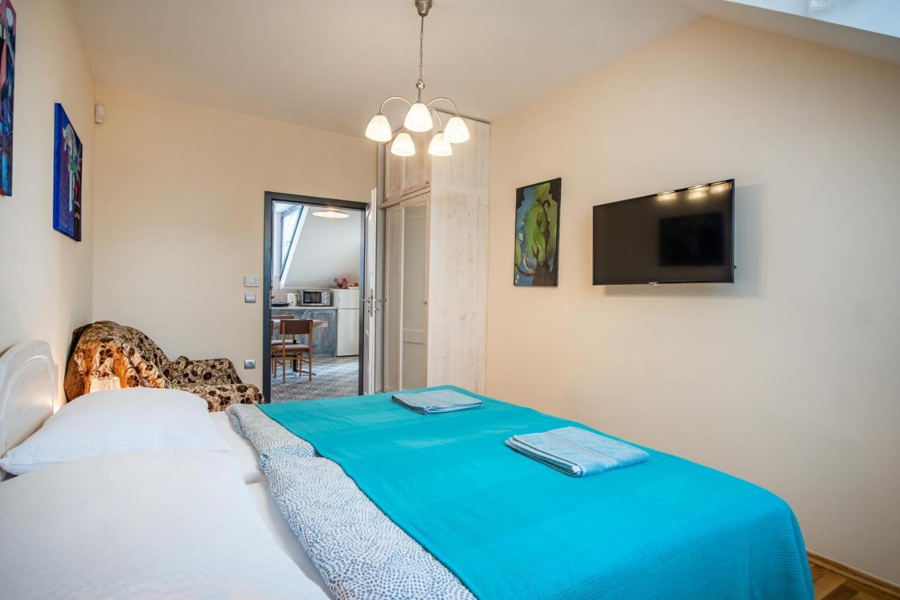 Kiss-Henezi Guest House Keszthely Bagian luar foto